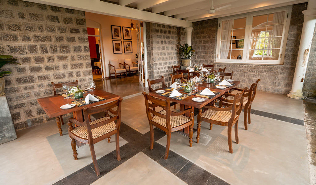 outdoor dining at glenross