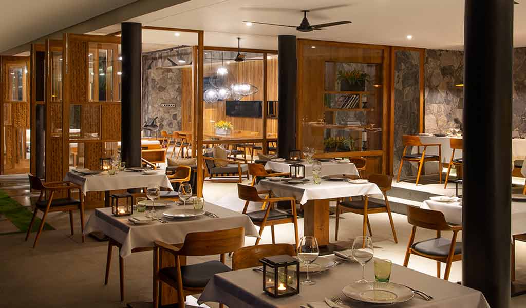 fine-dining-at-hikkaduwa
