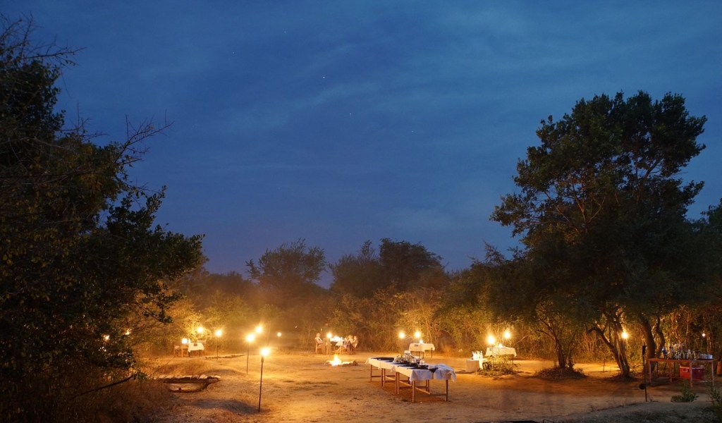 accommodation with campfires in yala