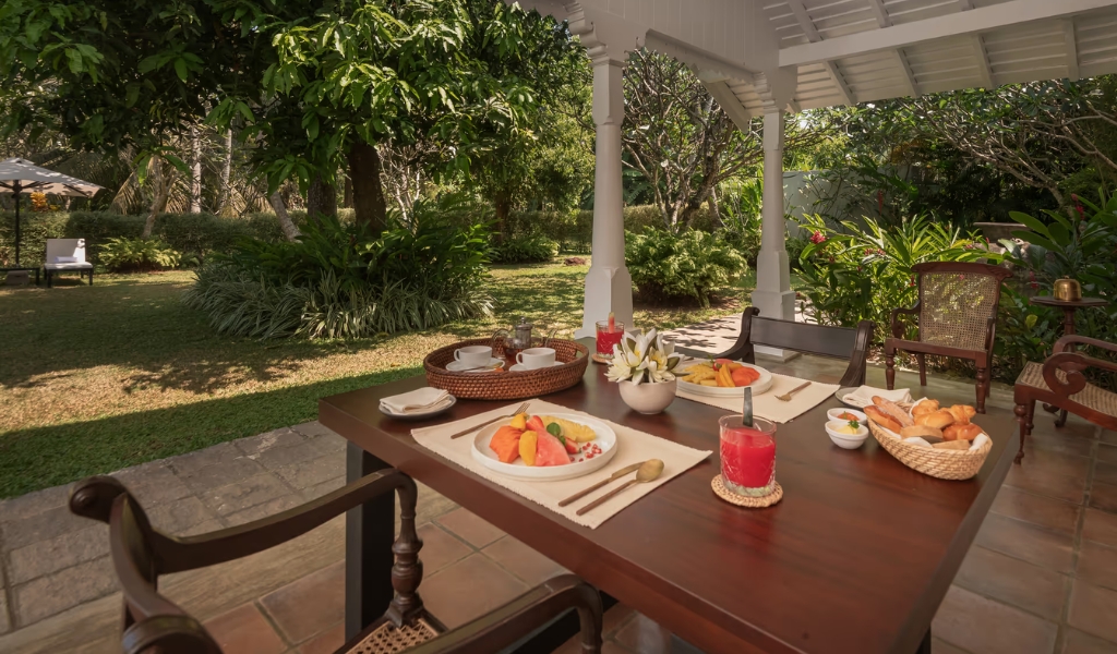 airport accommodation with breakfast