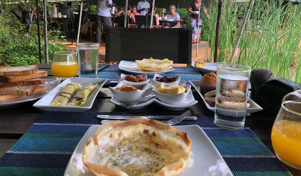 breakfast at mahoora yala