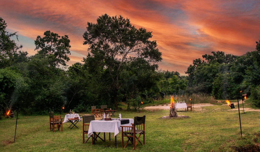 outdoor dining spaces in yala