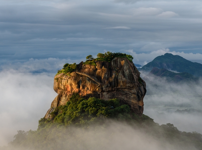 sigiriya lions rock