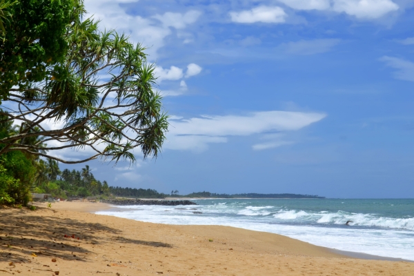 hidden beaches in tangalle