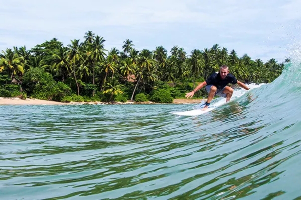 surfing in tangalle